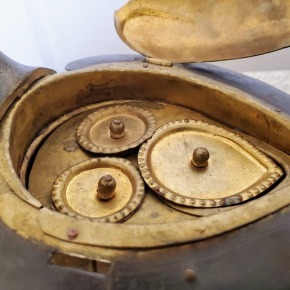 Peacock Shaped Brass Betel Nut Box - Picture 7 of 12